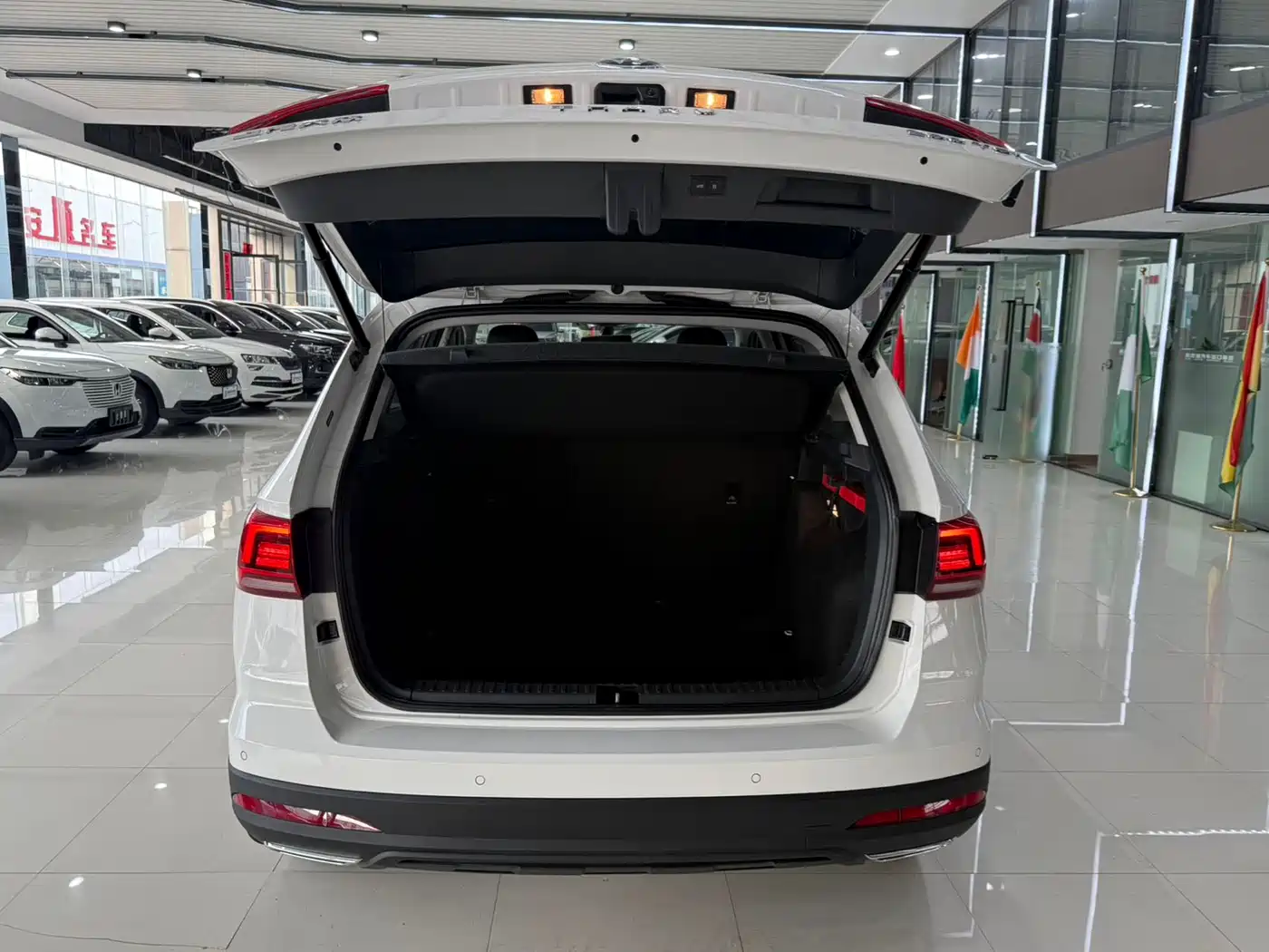 Volkswagen Tharu 2021 280TSI 2WD Luxury Plus фото 9