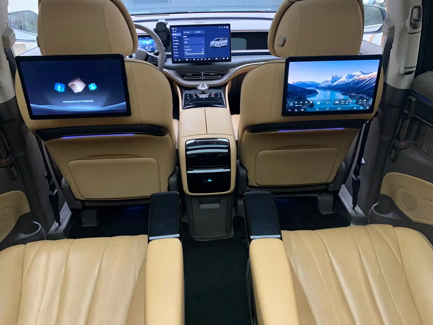 Denza D9 2023 2022 DM-i 970 AWD Flagship