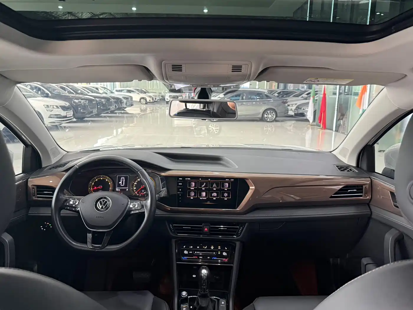 Volkswagen Tharu 2021 280TSI 2WD Luxury Plus фото 17
