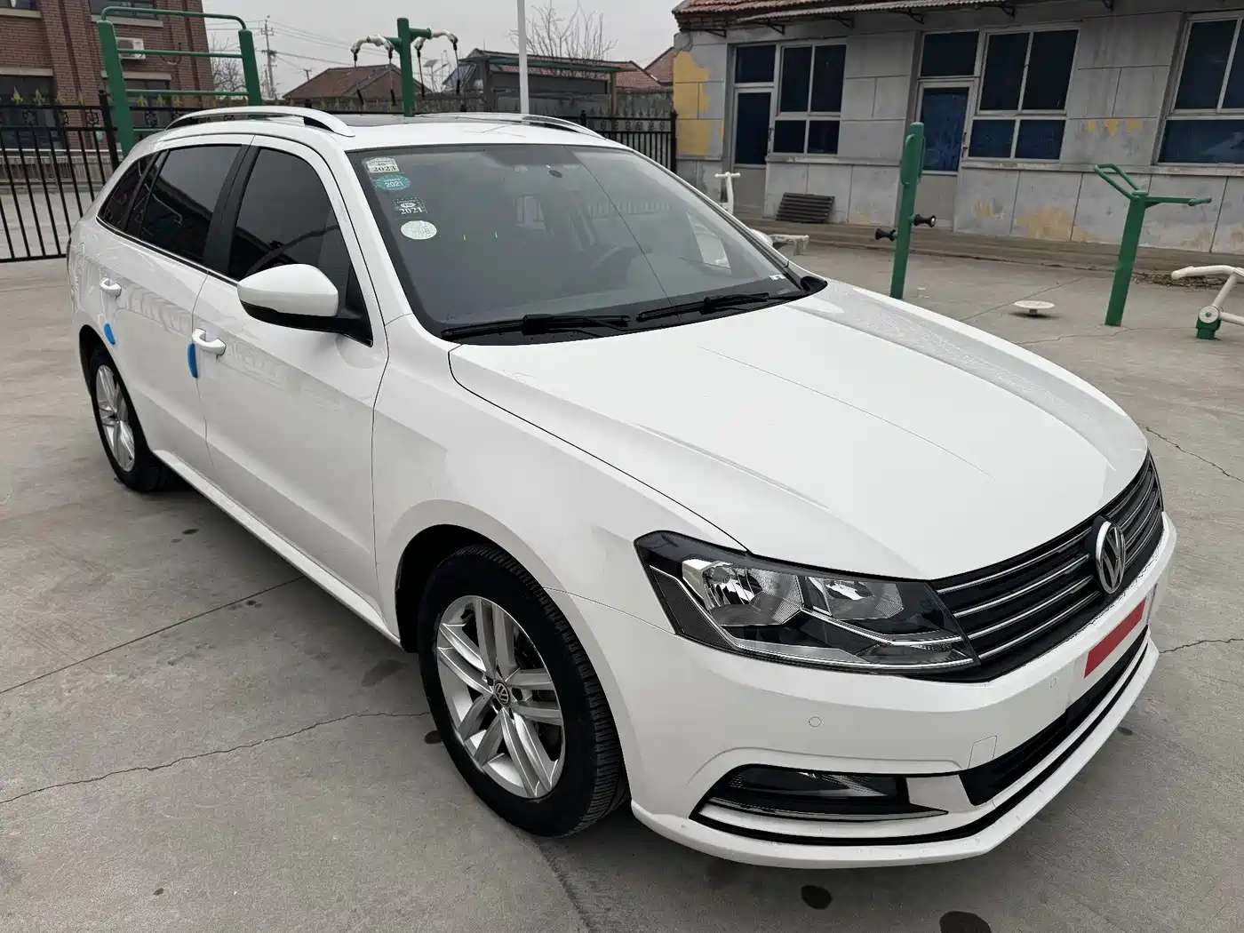 Volkswagen Lavida Tour 2015 230TSI DSG Comfort Edition фото 3