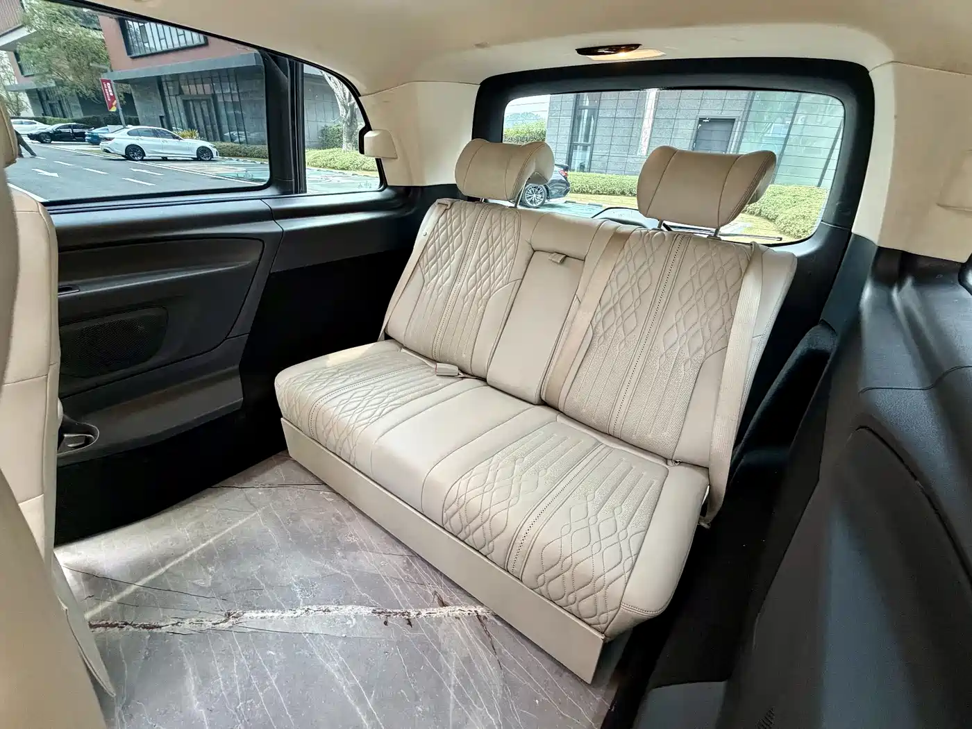 Mercedes-Benz Vito 2021 2.0T Business Edition 7-seater фото 17