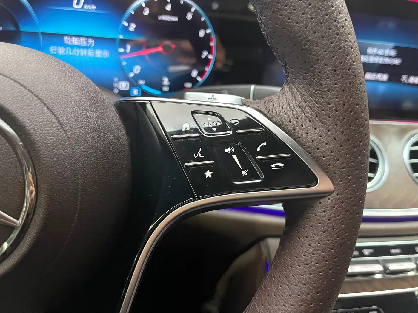 Mercedes-Benz E-Class 2021 E 300 L Luxury фото 30