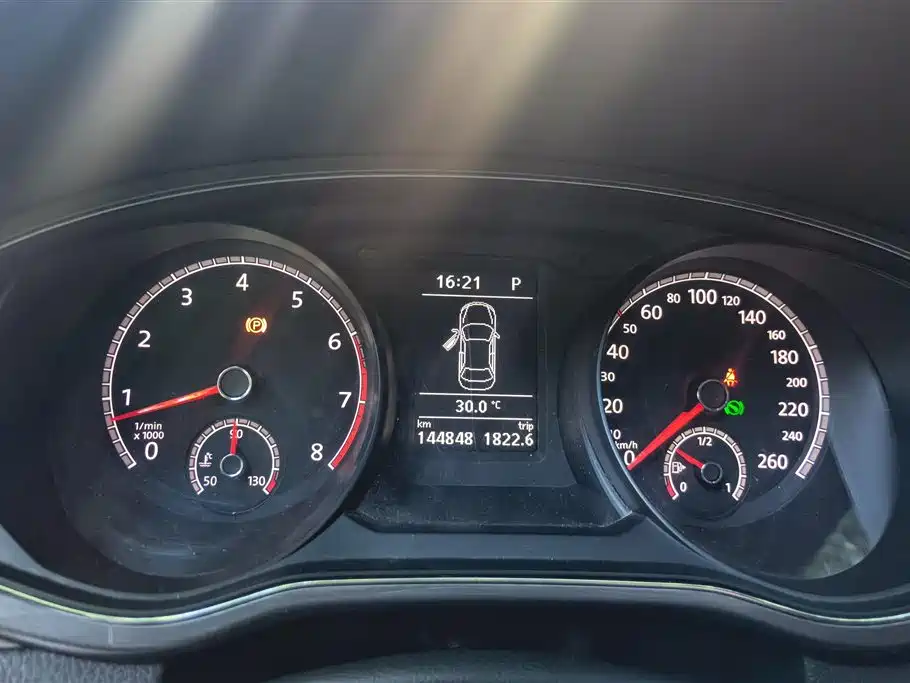 Volkswagen Passat 2016 330TSI DSG Honor Edition фото 14