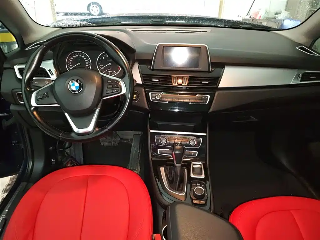BMW 2 Series Touring 2016 218i Fashion Model фото 11