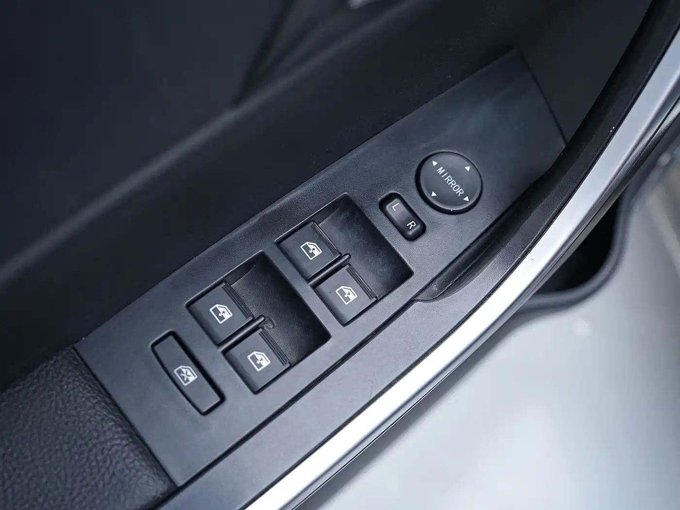 Jiangling Yusheng S350 2014 2013 2.4T Automatic 2WD Diesel Premium Luxury 5-seater