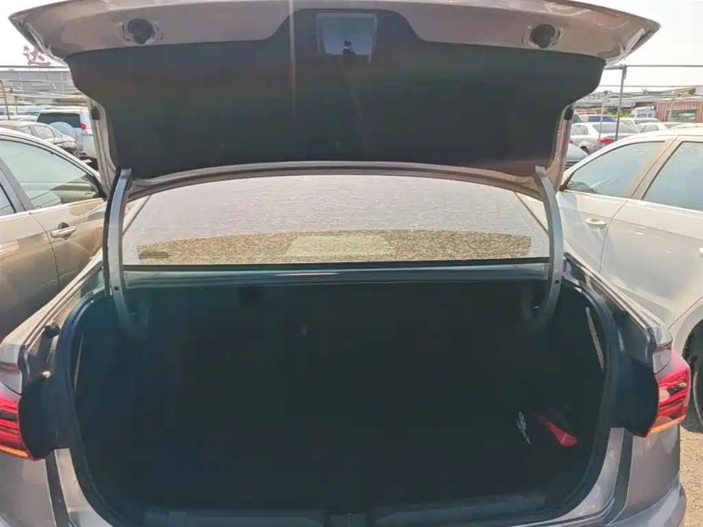 Volkswagen Bora 2021 1.5L Automatic Comfort Smart Edition фото 19