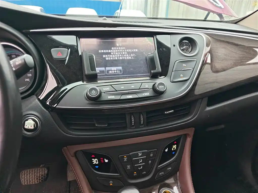Buick Envision Plus 2017 20T FWD Elite фото 9