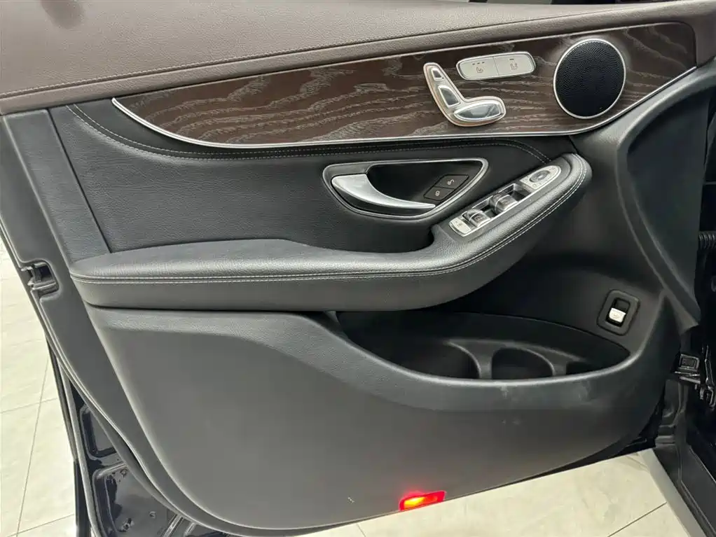 Mercedes-Benz GLC 2020 GLC 260 L 4MATIC Luxury фото 6