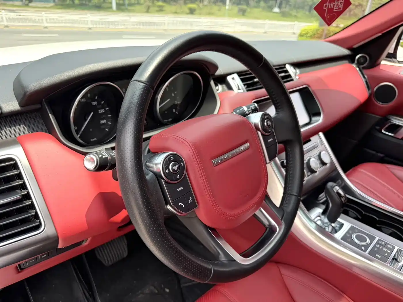 Land Rover Range Rover Sport 2017 3.0 SC V6 SE фото 6