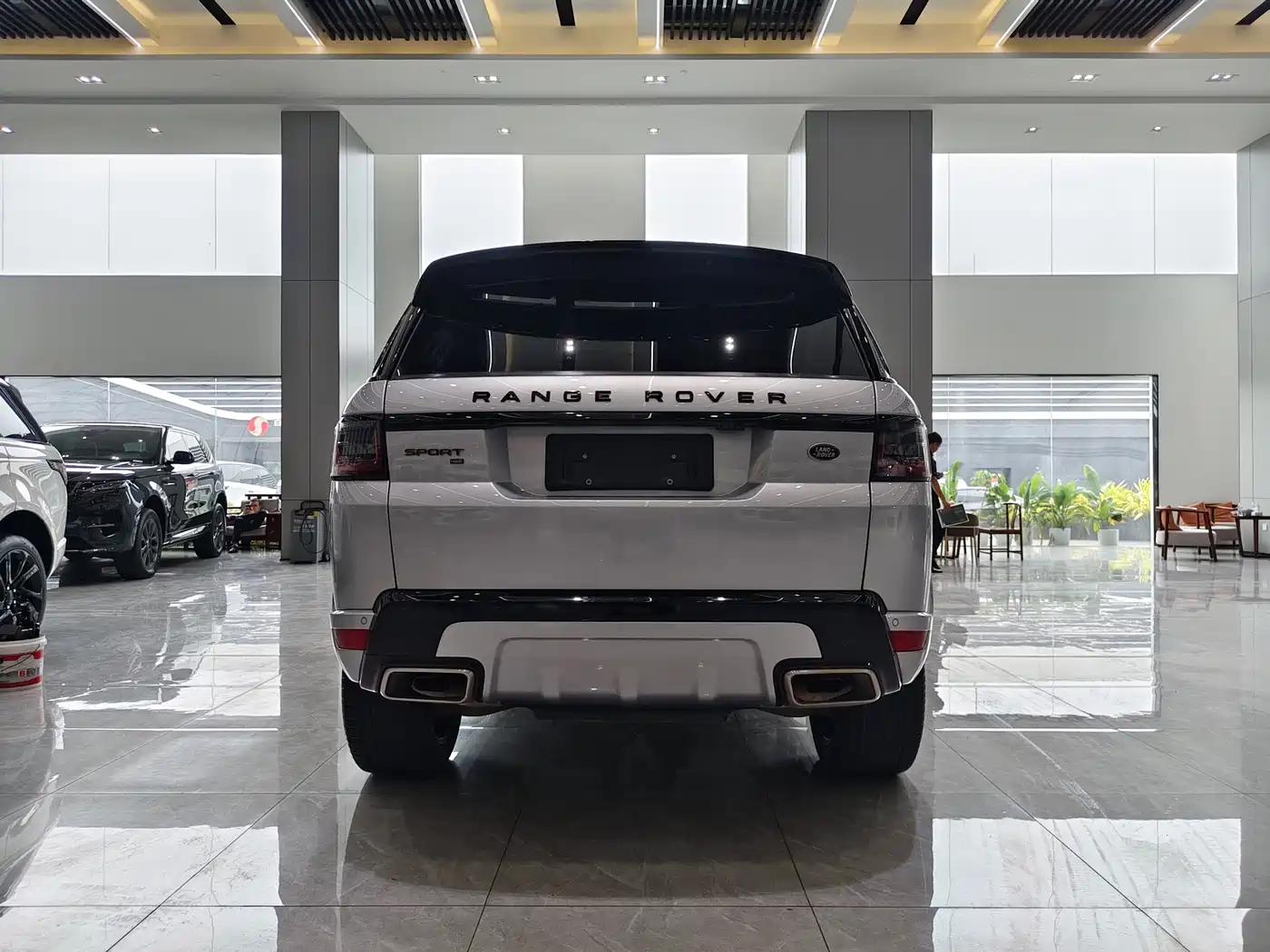 Land Rover Range Rover Sport 2022 3.0 L6 Gloss Black Edition фото 20