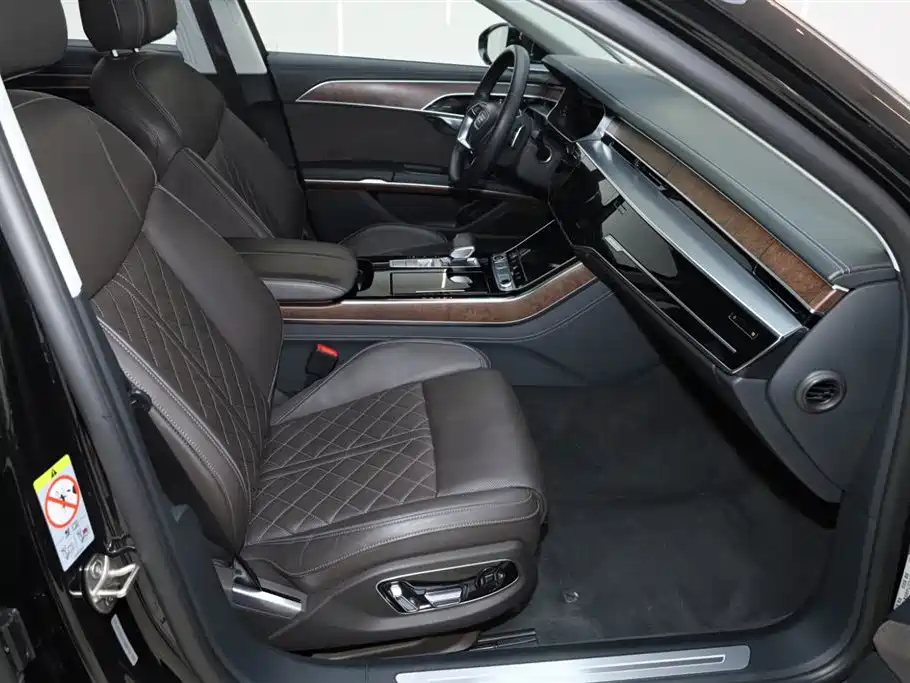 Audi A8 2023 A8L 50 TFSI quattro Premium фото 18