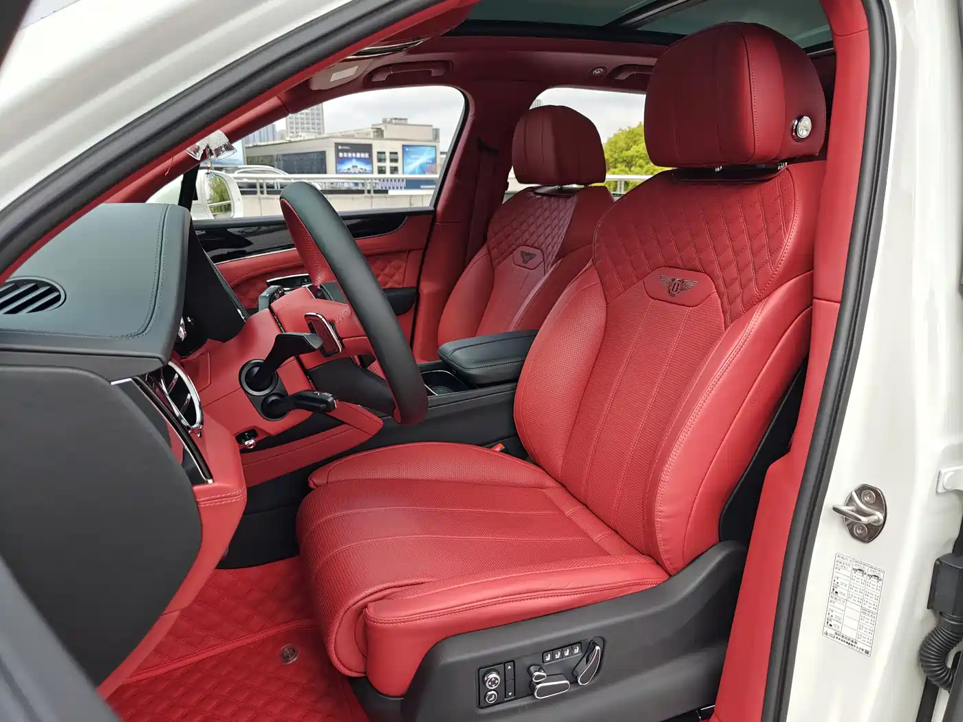 BENTLEY TIMYUE PLUG IN HYBRID