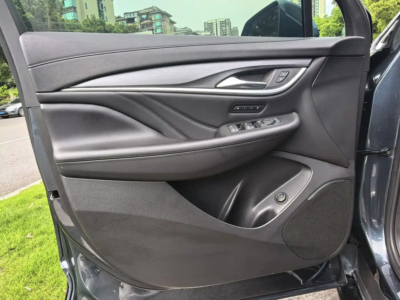 Buick Enclave 2020 28T 4WD Premium Model фото 8