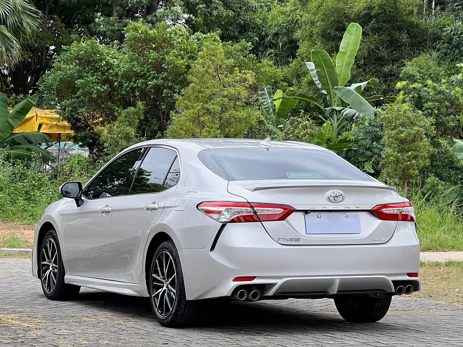 Фото 4 - Toyota Camry