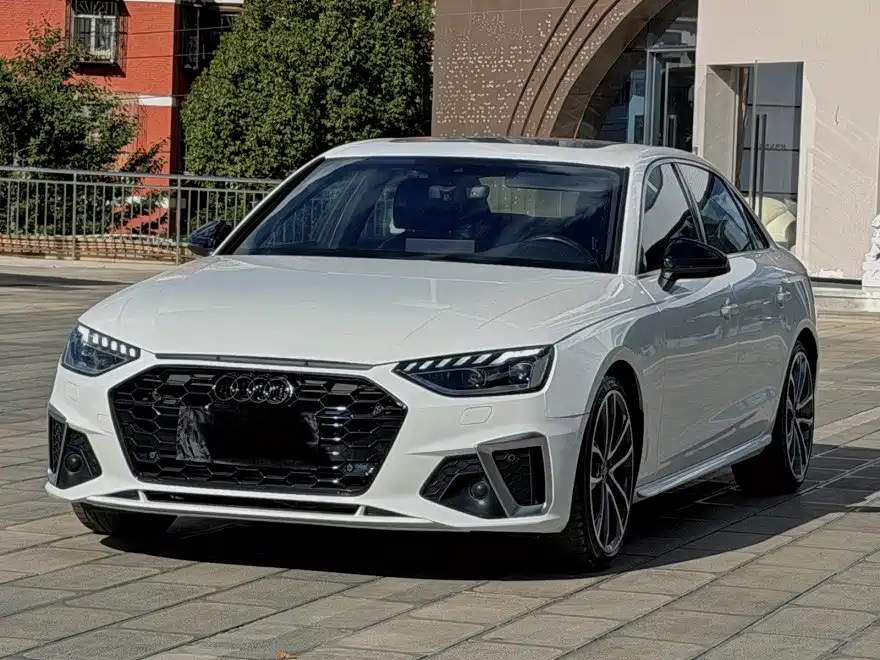 Фото 3 - Audi A4L