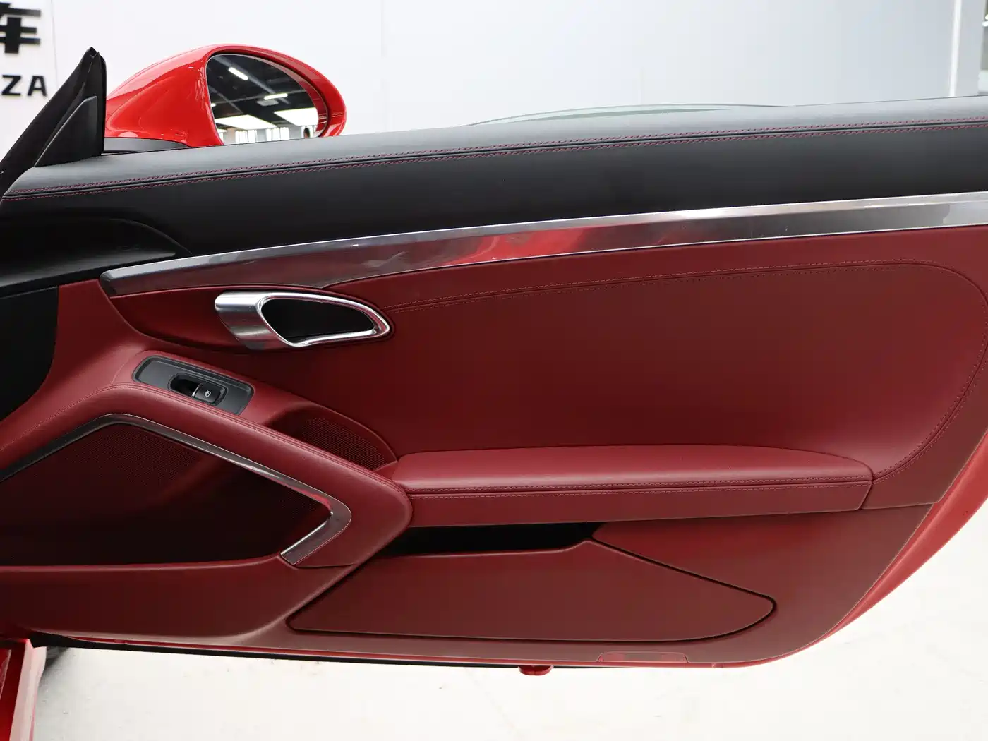 Porsche 718 2018 Cayman 2.0T фото 20