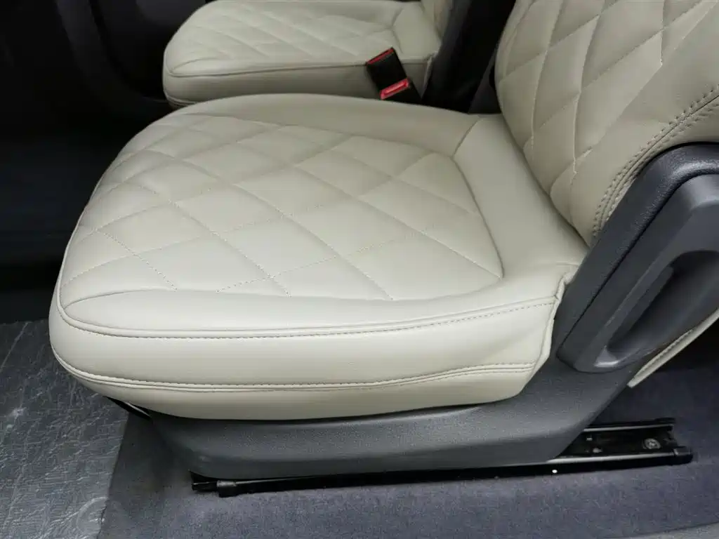 Baojun Baojun E300 2020 Stellar Smart Travel Edition 20