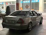 صورة 7 - Mercedes-Benz E-Class