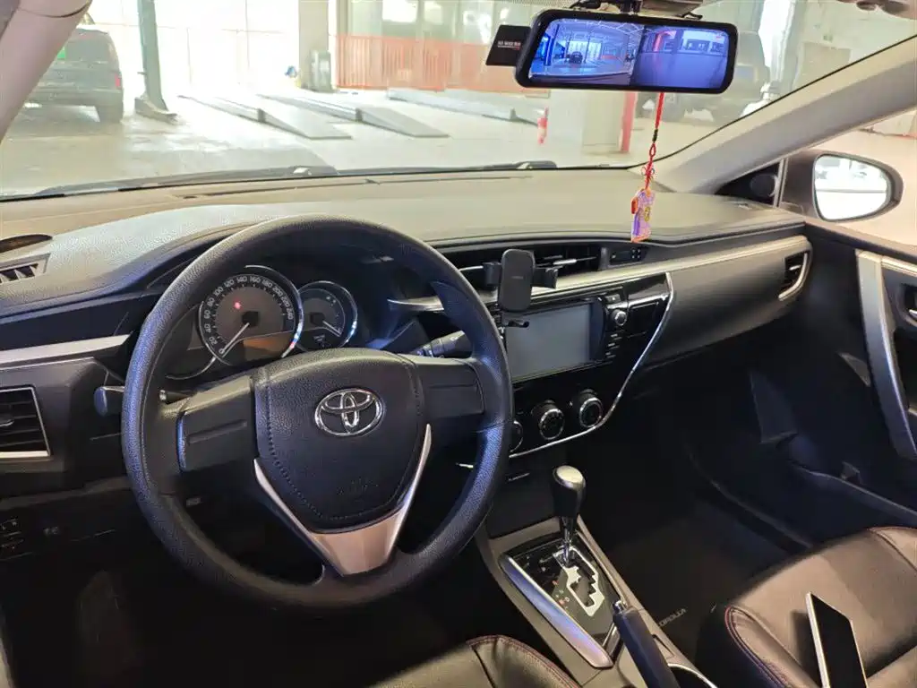 Toyota Corolla 2014 1.6L CVT GL фото 5