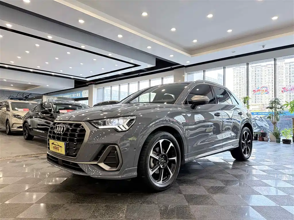 Audi Q3 2022 Model 40 TFSI RS Kit Speed Edition