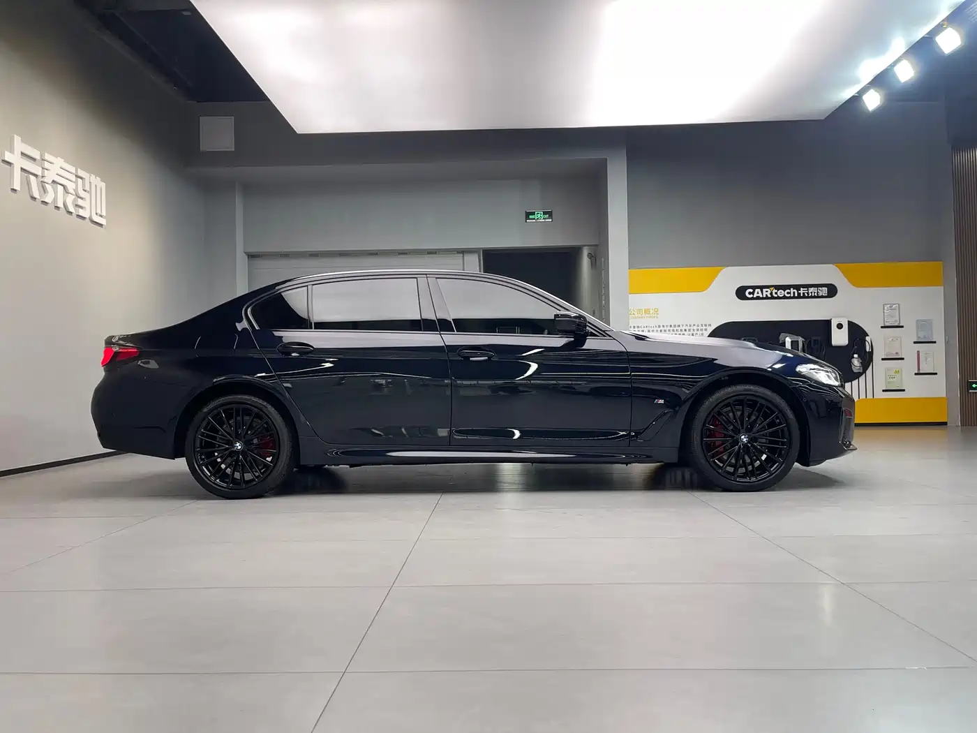 BMW 5 Series 2022 Model Second Facelift 530Li Leading M Sport Package фото 7