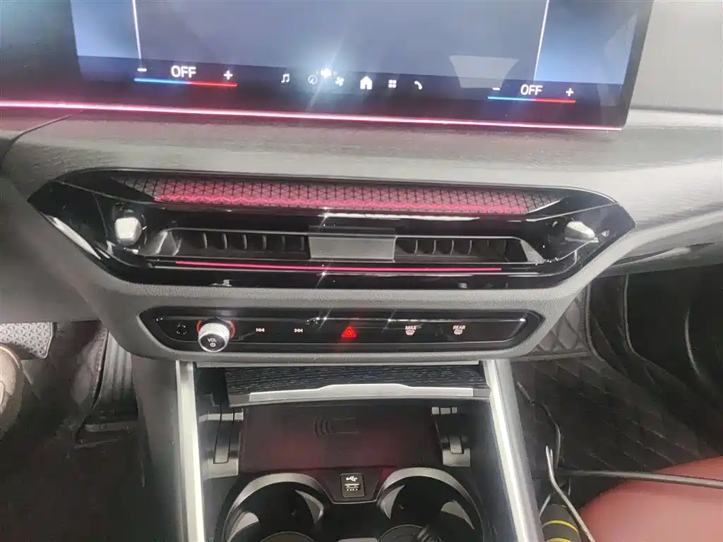 BMW 3 Series 2025 325Li M Sport Package фото 13