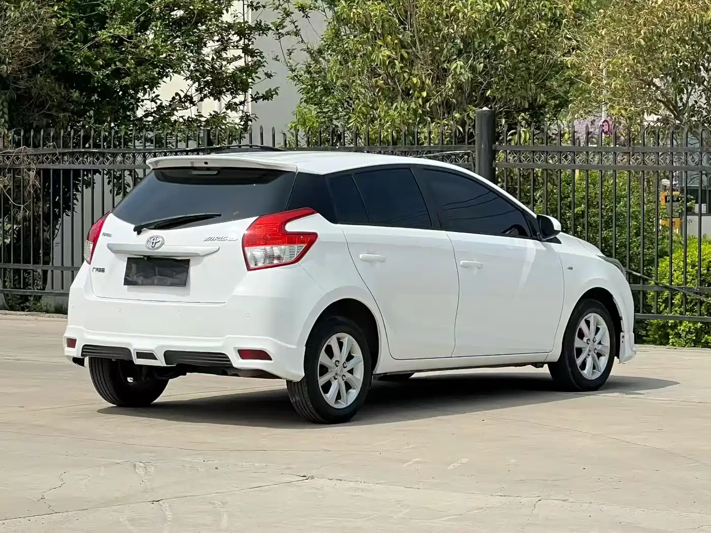 Toyota YARiS L Zhi Xuan 2016 1.5G Auto Sport Sunroof Edition фото 7