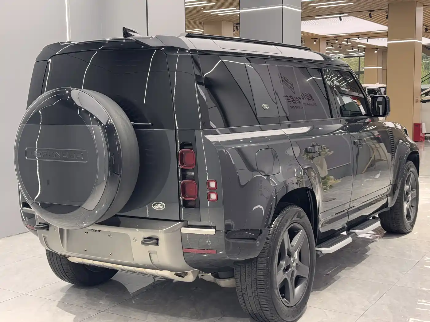 Land Rover Defender 2023 Facelift 110 3.0T P400 X-DYNAMIC HSE фото 7