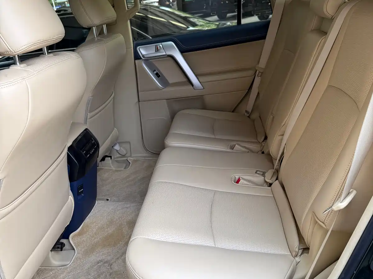 Toyota Prado (Import) 2014 2.7L Automatic Luxury фото 5