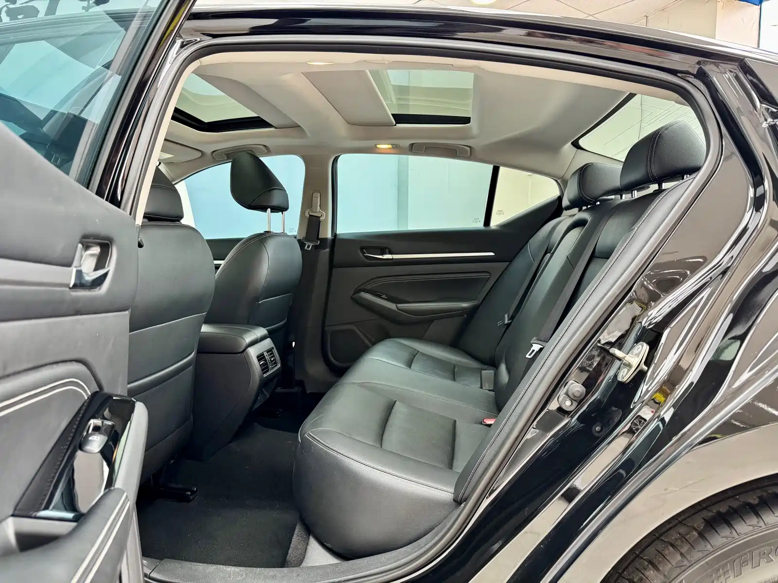 Photo 8 - Nissan Teana