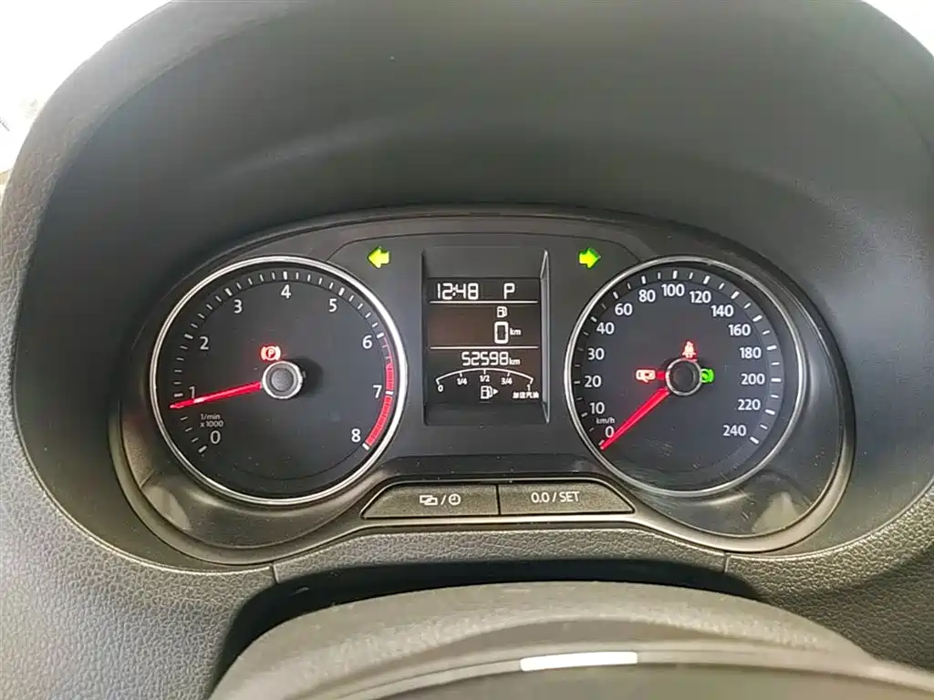 Volkswagen Polo 2016 1.6L Automatic Comfort фото 12