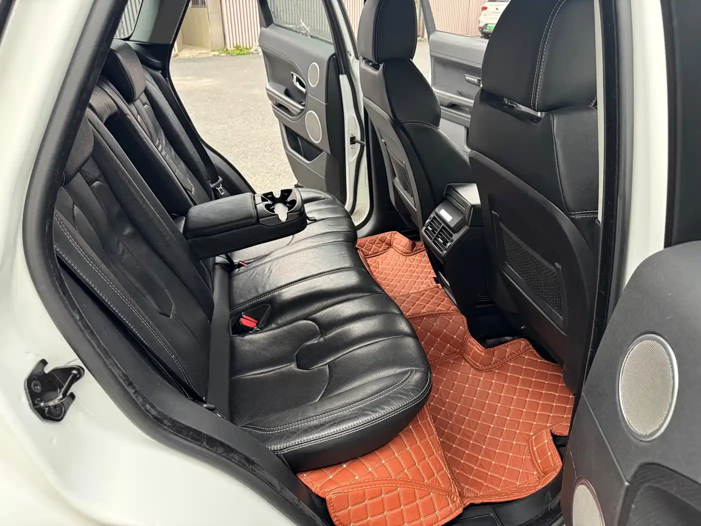 Land Rover Range Rover Evoque (Import) 2015 2.0T 5-door Dynamic Edition фото 14