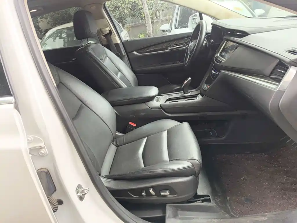 Cadillac XT5 2017 2016 28T AWD Luxury Model