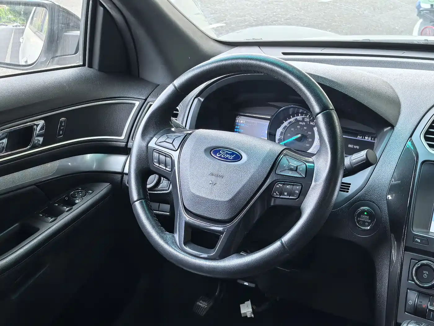 Фото 10 - Ford Explorer (Import)