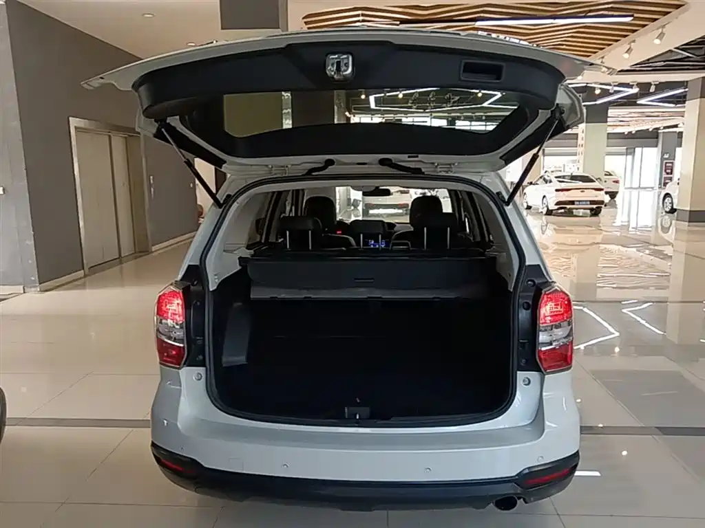 Subaru Forester 2014 2.5i Automatic Elite Edition фото 19