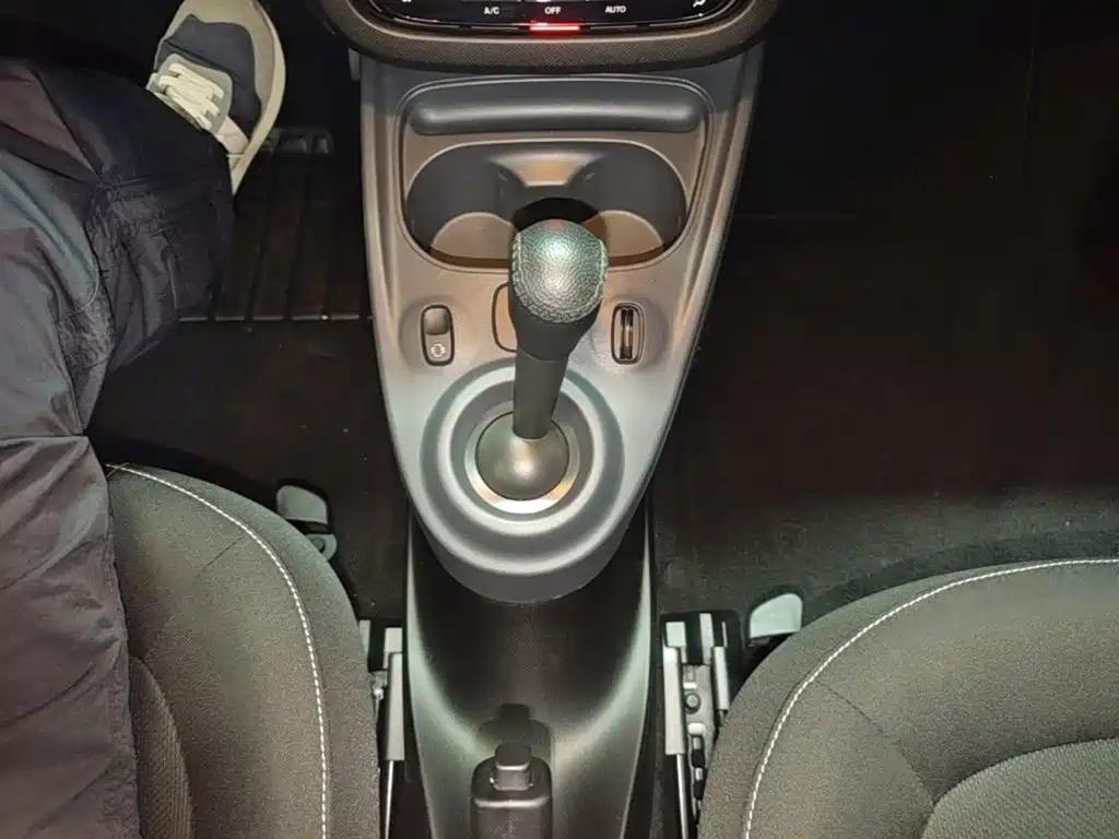 smart fortwo 2019 2019 0.9T 66kW Hardtop Wind Edition China VI