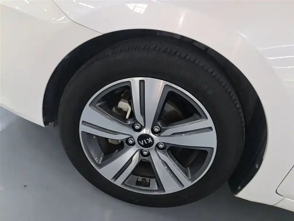 Kia Kaishen 2017 1.8L Automatic GLS фото 22