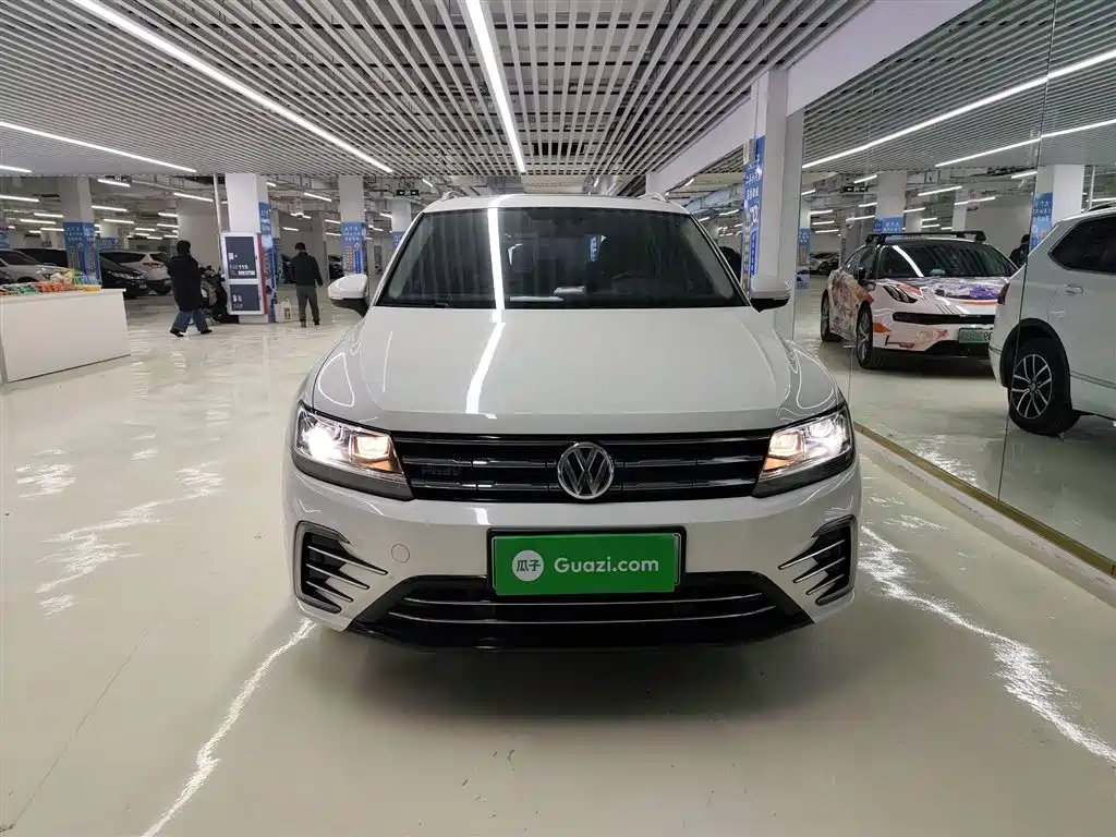 Volkswagen Tiguan L PHEV 2019 430PHEV Hybrid Luxury Edition фото 3