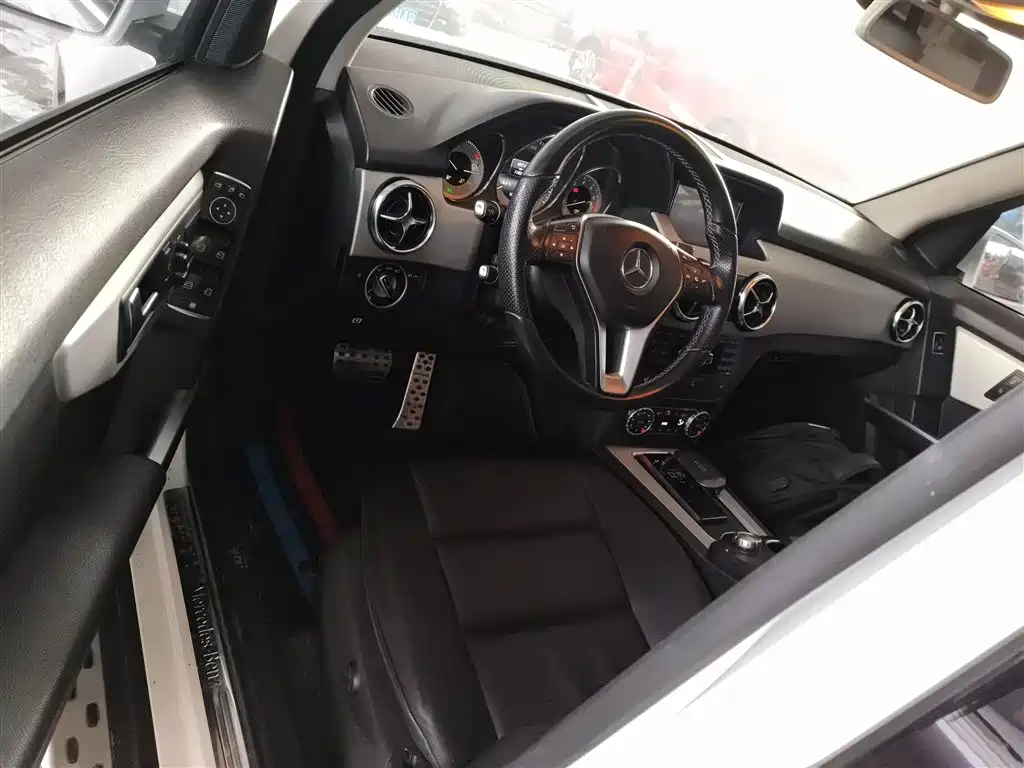 Mercedes-Benz GLK-Class 2013 GLK 300 4MATIC Dynamic Sunroof фото 16