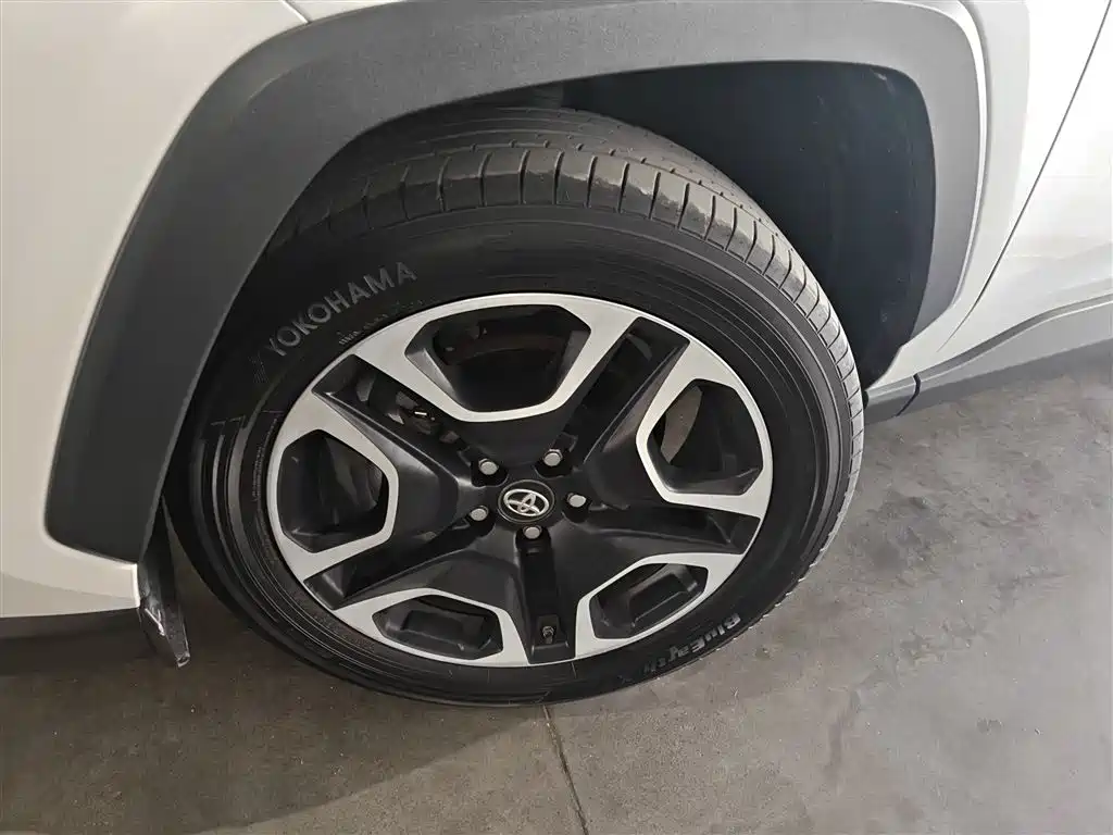 Toyota RAV4 Rongfang 2021 2.0L CVT 4WD Premium фото 23