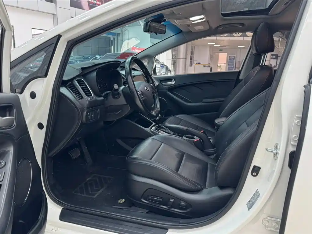 Kia K3 2017 1.6L Automatic 15th Anniversary Special GLS фото 14