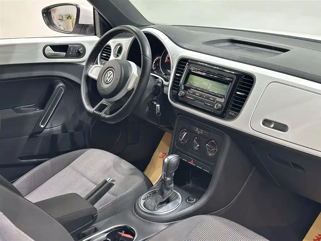 Volkswagen Beetle 2015 180TSI фото 13