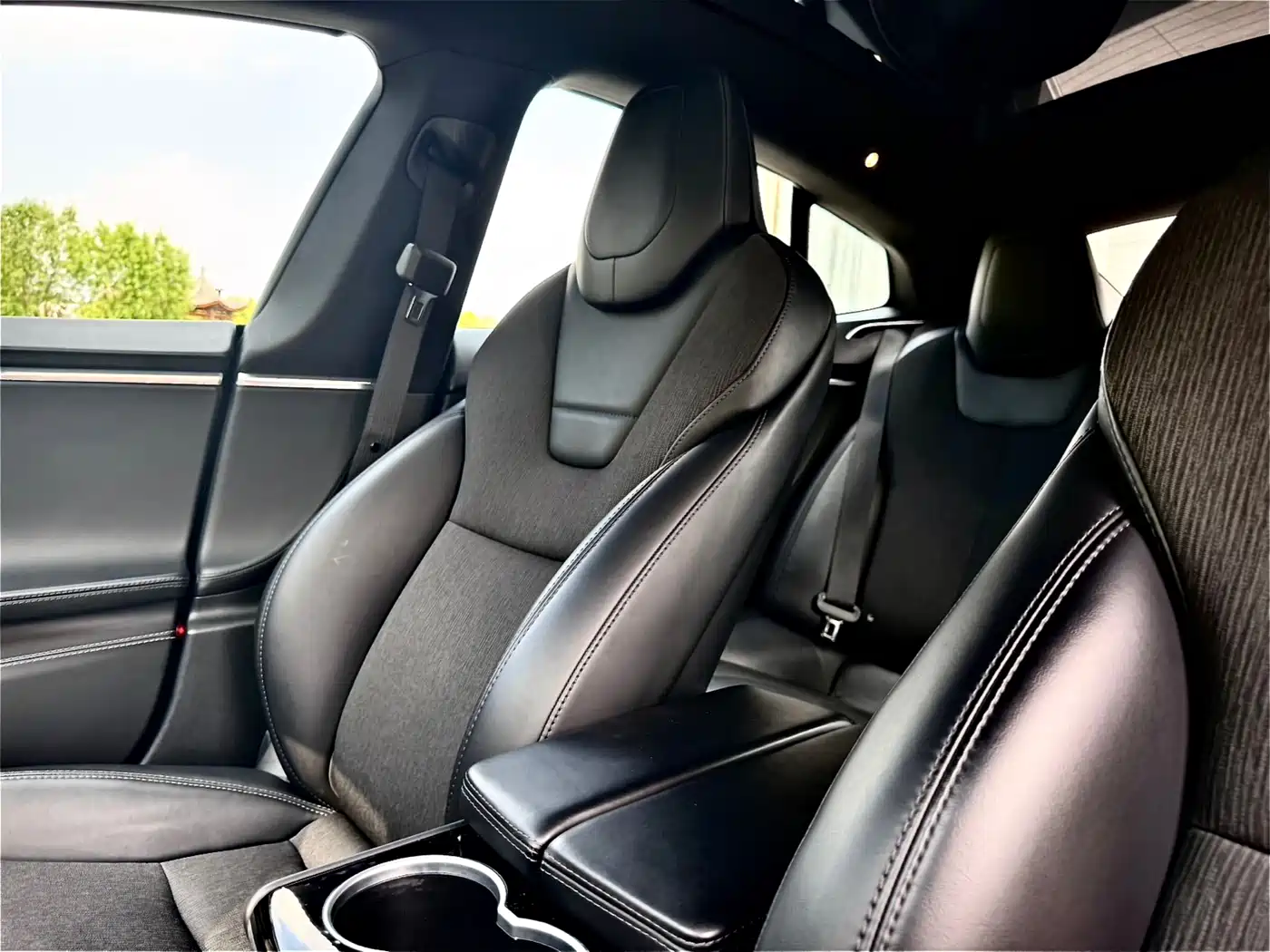 TESLA MODEL S