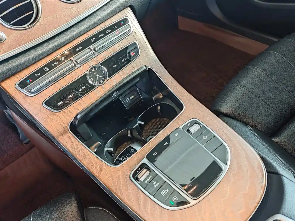 Mercedes-Benz E-Class 2020 E 260 L фото 20