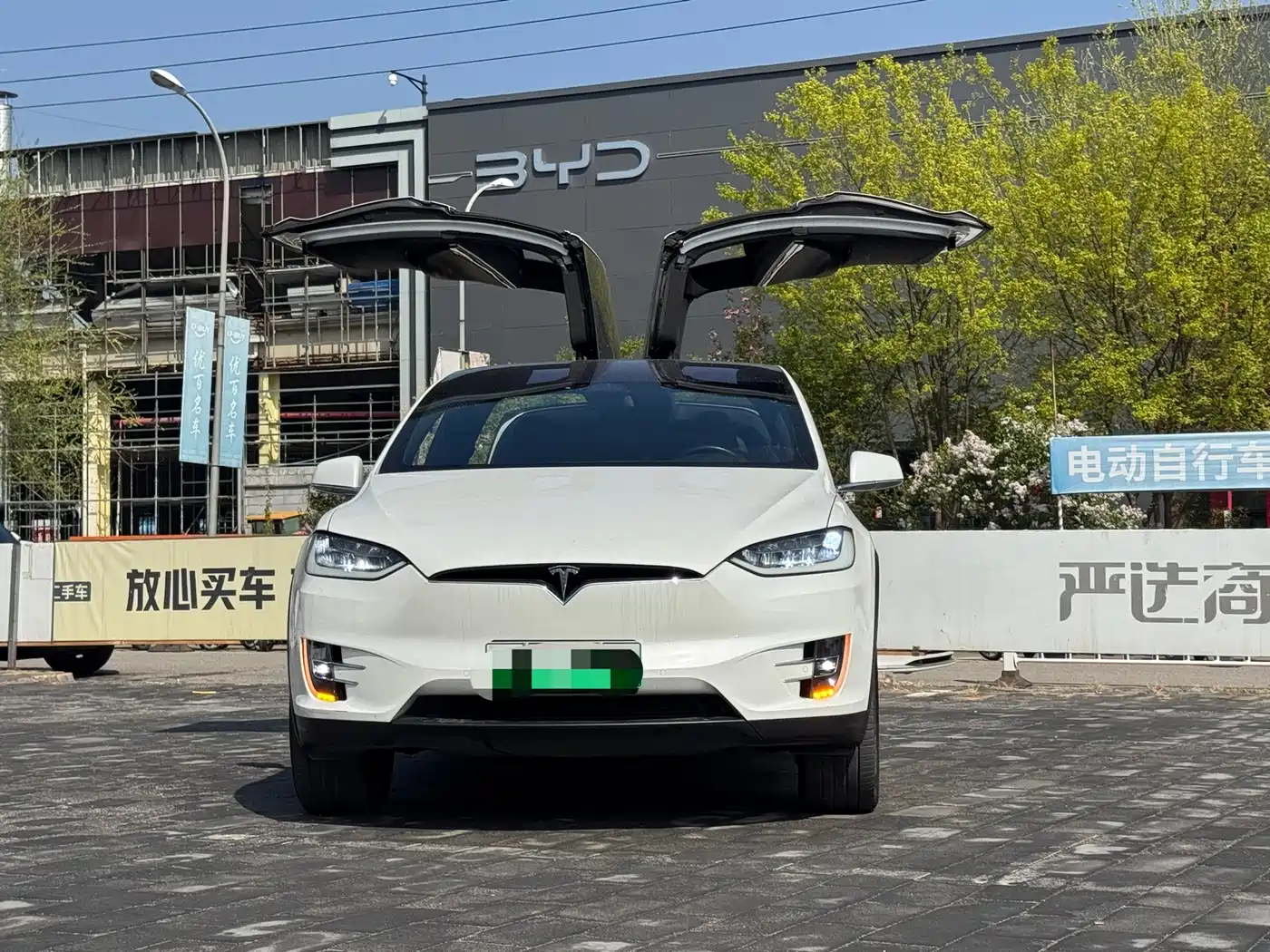 TESLA MODEL X