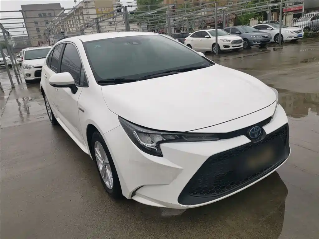Toyota Levin 2022 Dual Engine 1.8H E-CVT Leading Edition фото 4
