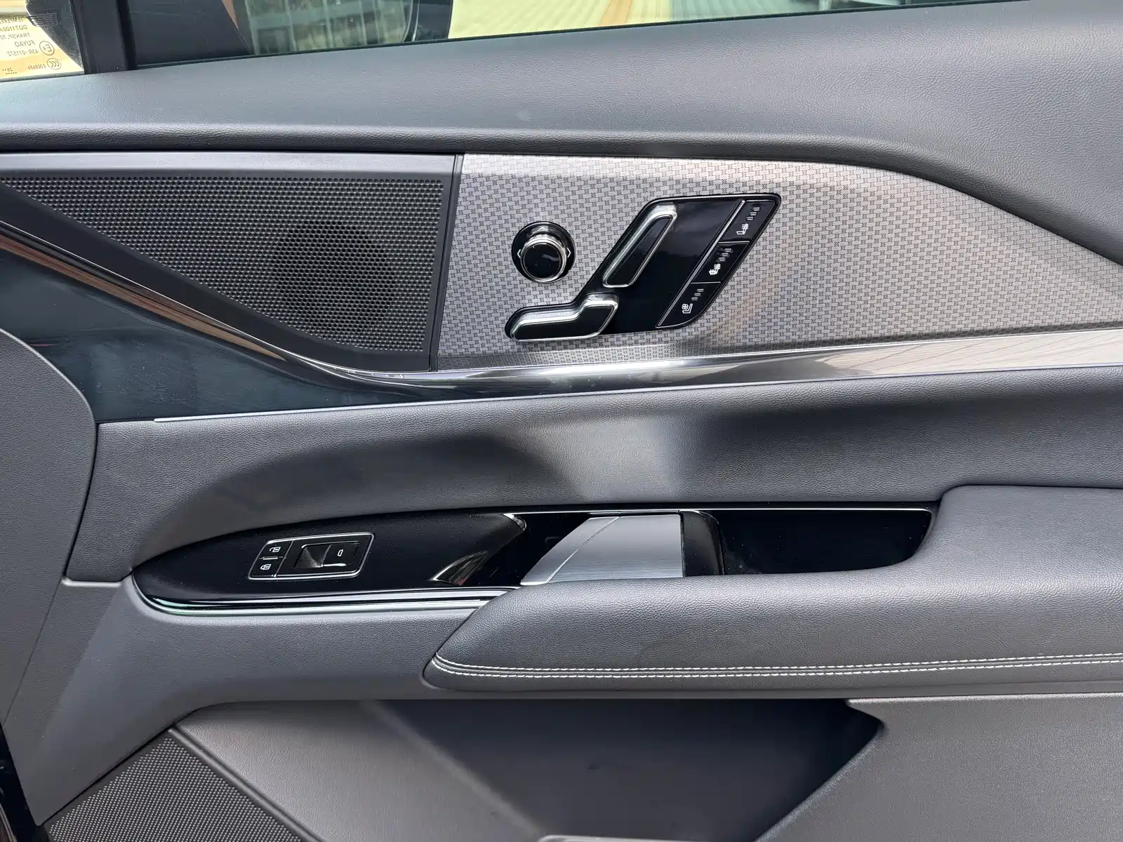Фото 20 - Cadillac XT5