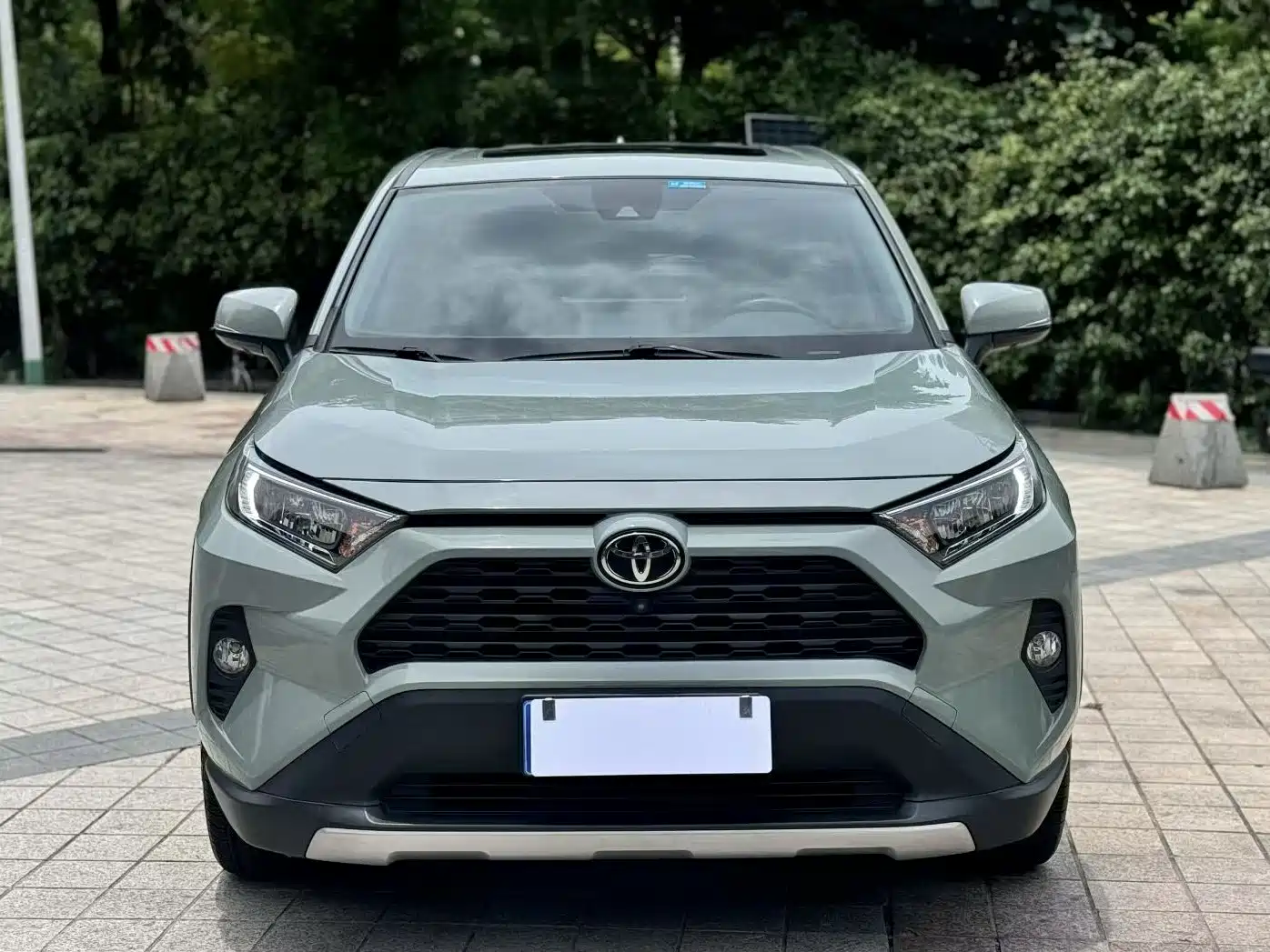 Toyota RAV4 Rongfang 2020 2.0L CVT 2WD Fashion PLUS фото 2