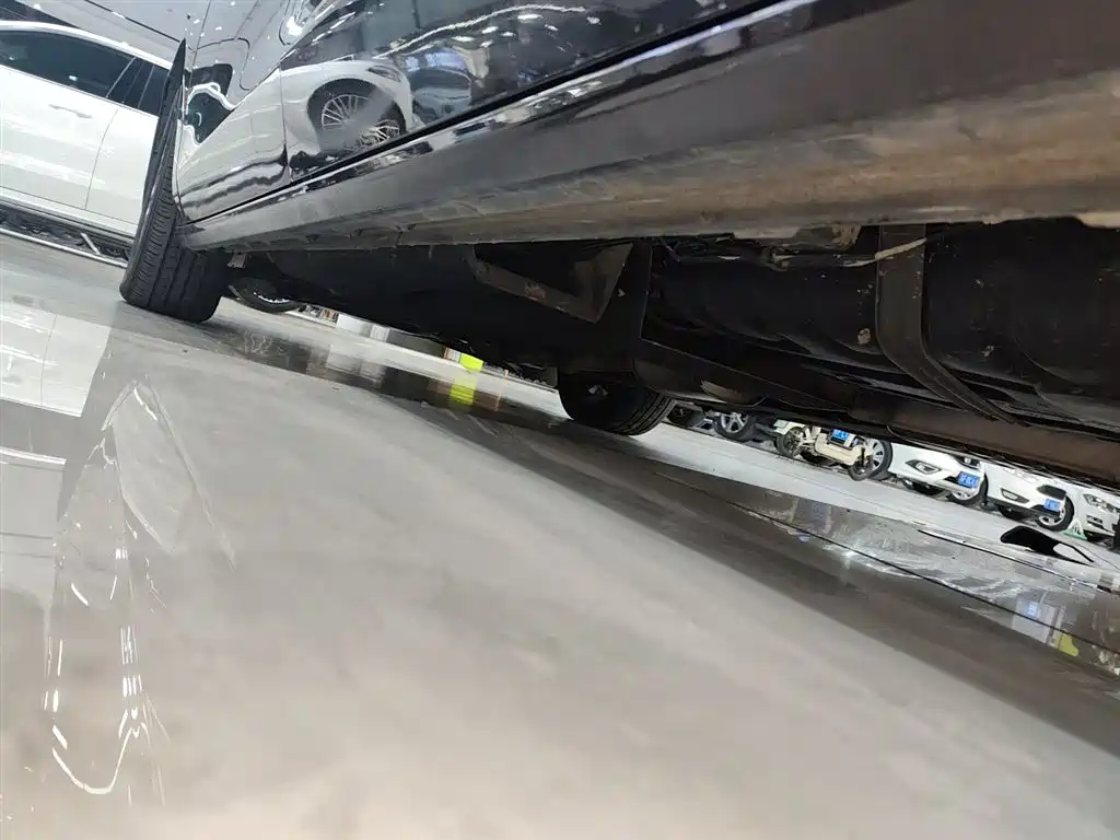 Buick GL8 2021 ES Landlord 653T Premium фото 22