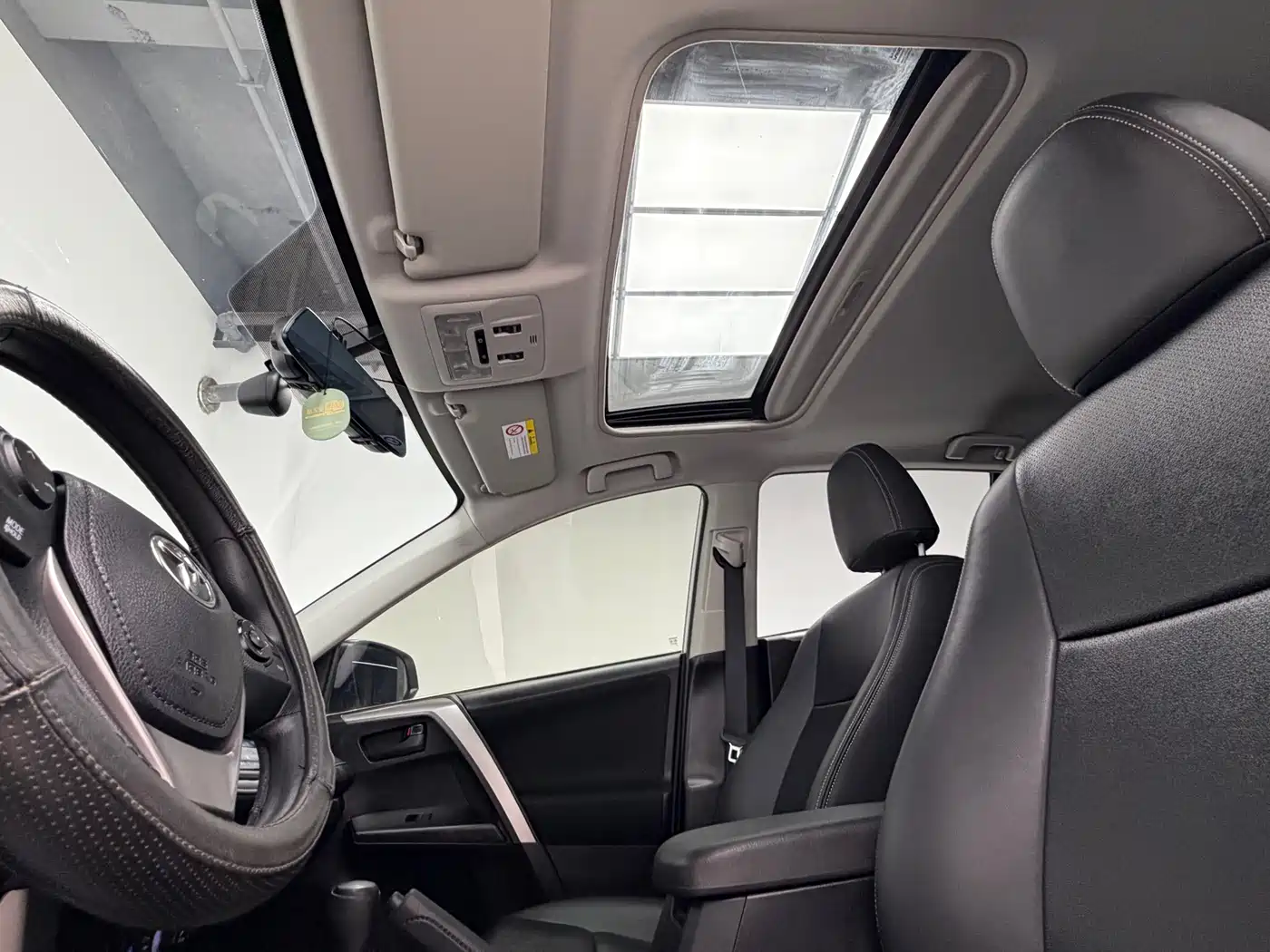 Toyota RAV4 Rongfang 2019 2.0L CVT 2WD Style X Limited Edition China VI фото 12